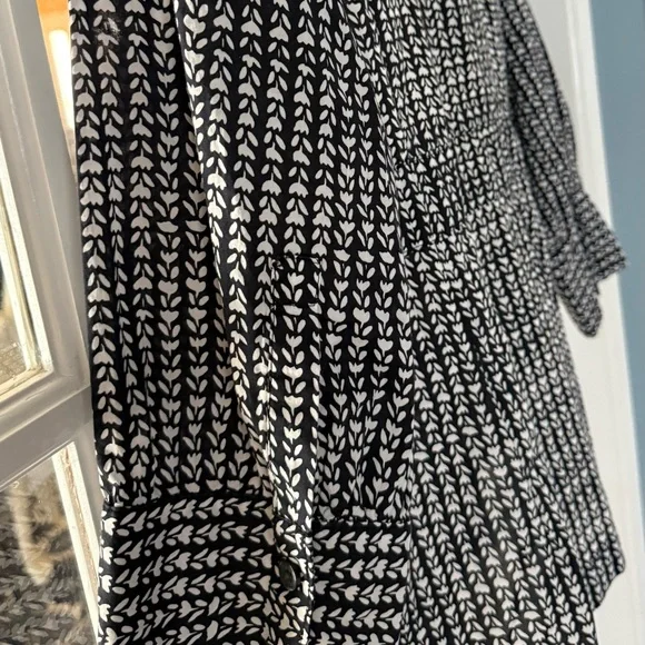 Banana Republic Monochrome Leaf Print Top - Picture 3 of 6